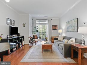 2465 Army Navy Drive 1203, Arlington VA 22206