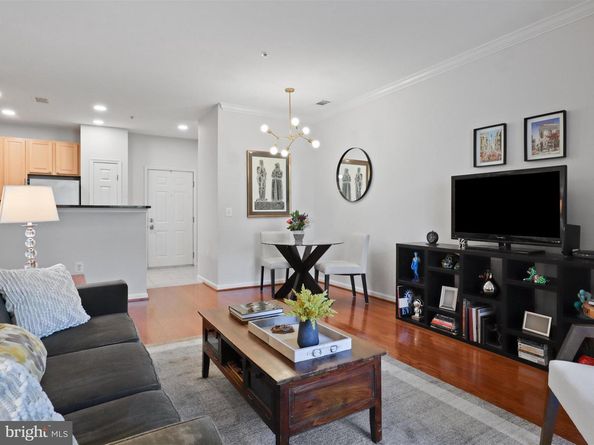 2465 Army Navy Drive 1203, Arlington VA 22206