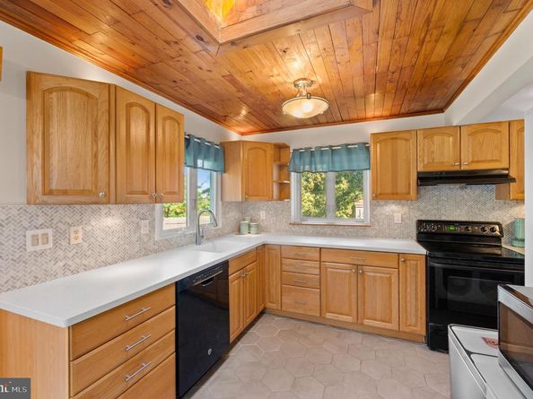 359 Valley View Road, King Of Prussia PA 19406