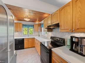 359 Valley View Road, King Of Prussia PA 19406
