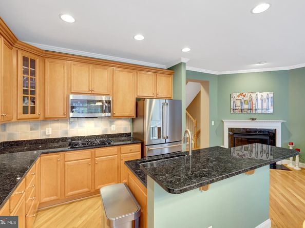 220 Herndon Station Square, Herndon VA 20170