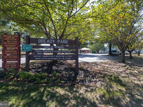 220 Herndon Station Square, Herndon VA 20170