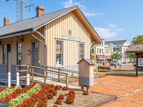 220 Herndon Station Square, Herndon VA 20170
