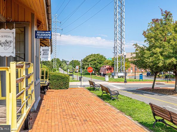 220 Herndon Station Square, Herndon VA 20170