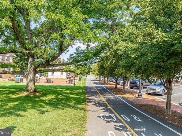 220 Herndon Station Square, Herndon VA 20170