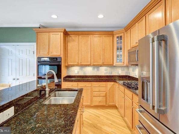 220 Herndon Station Square, Herndon VA 20170