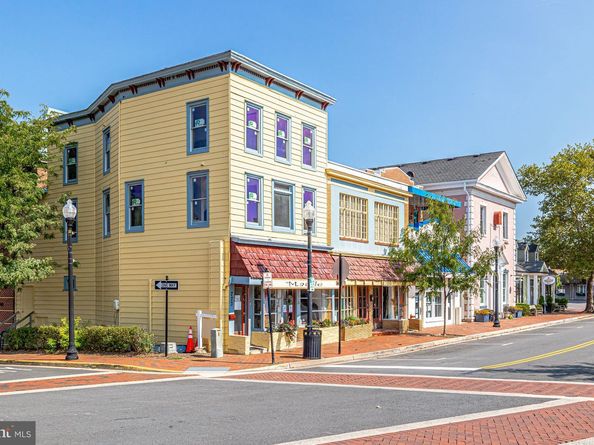 220 Herndon Station Square, Herndon VA 20170