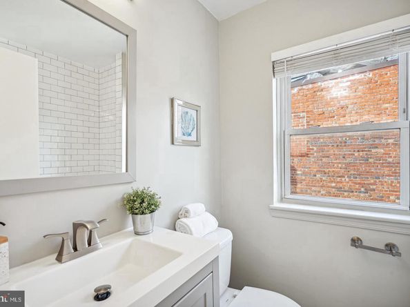 325 17TH Street SE, Washington DC 20003
