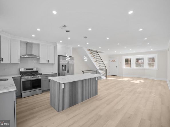1521 E Walnut Lane, Philadelphia PA 19138
