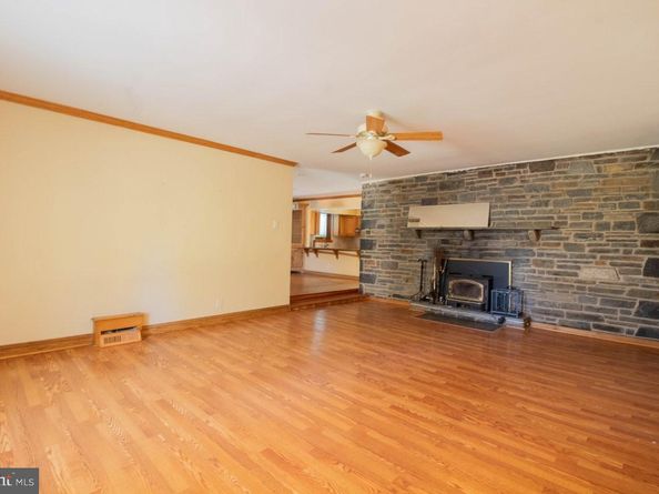 302 Crest Park Road, Philadelphia PA 19119