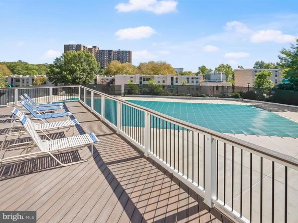 5300 Holmes Run Parkway 402, Alexandria VA 22304
