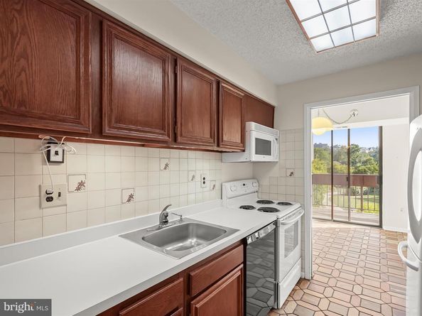 5300 Holmes Run Parkway 402, Alexandria VA 22304