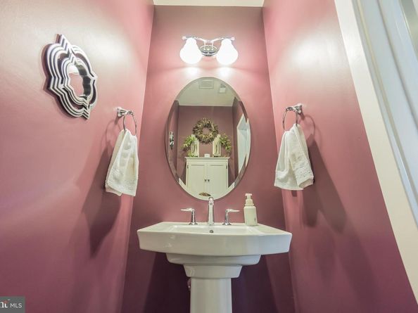 605 Lakeview Court 19 LOWER, King Of Prussia PA 19406