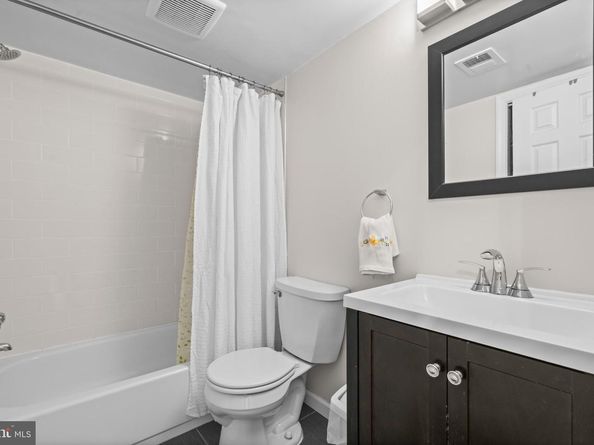 1449 A Street NE D, Washington DC 20002