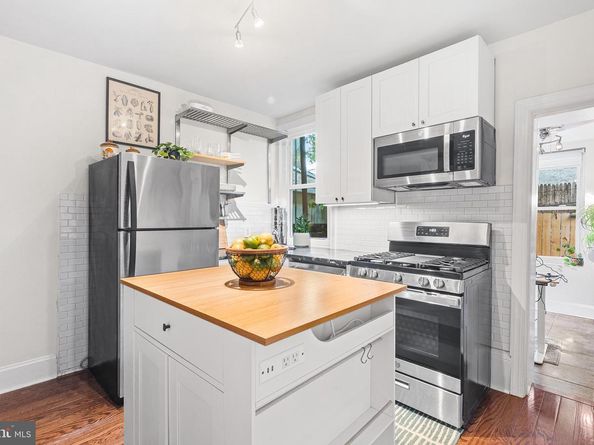 2505 Sepviva Street, Philadelphia PA 19125
