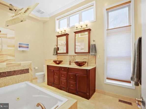 819 4TH Street NE, Washington DC 20002