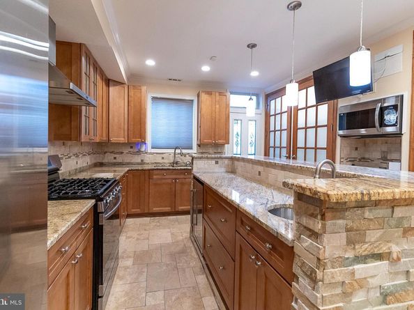 819 4TH Street NE, Washington DC 20002