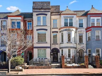 819 4TH Street NE