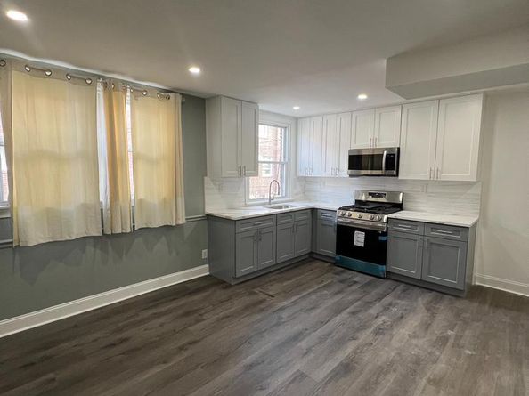 1353 Fanshawe Street, Philadelphia PA 19111