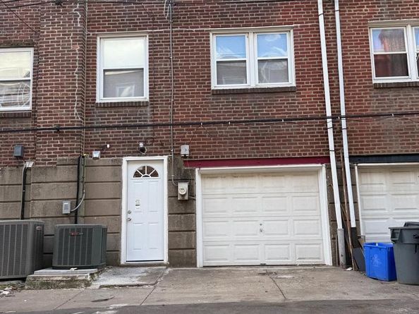 1353 Fanshawe Street, Philadelphia PA 19111