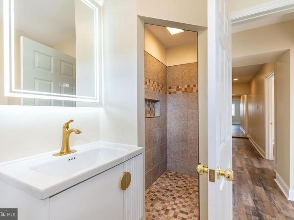 4664 Canton Street, Philadelphia PA 19127