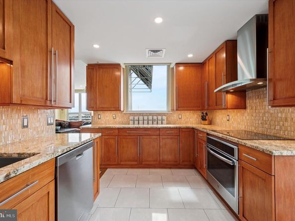 717 S Chris Columbus Boulevard 802, Philadelphia PA 19147