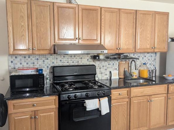 1173 S 10TH Street, Philadelphia PA 19147