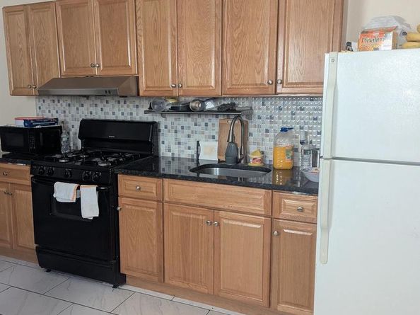 1173 S 10TH Street, Philadelphia PA 19147