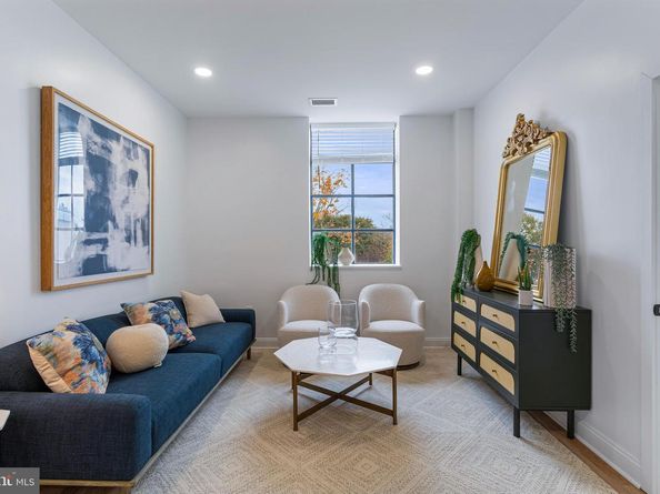 1229 King Street 201, Alexandria VA 22314