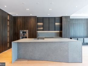 223 S 6TH Street 301, Philadelphia PA 19106
