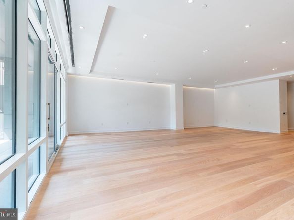 223 S 6TH Street 301, Philadelphia PA 19106