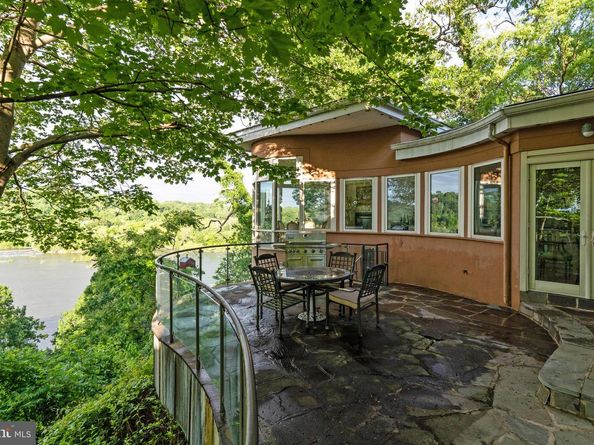 1159 Crest Lane, Mclean VA 22101
