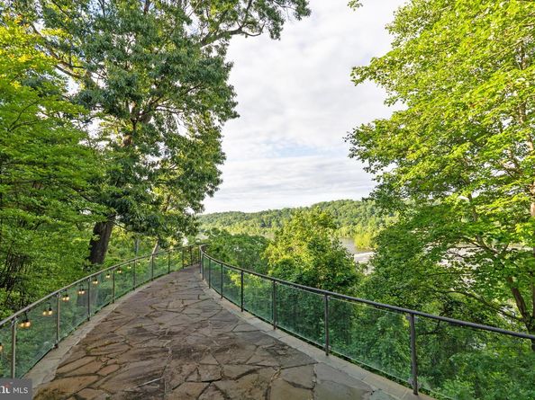 1159 Crest Lane, Mclean VA 22101