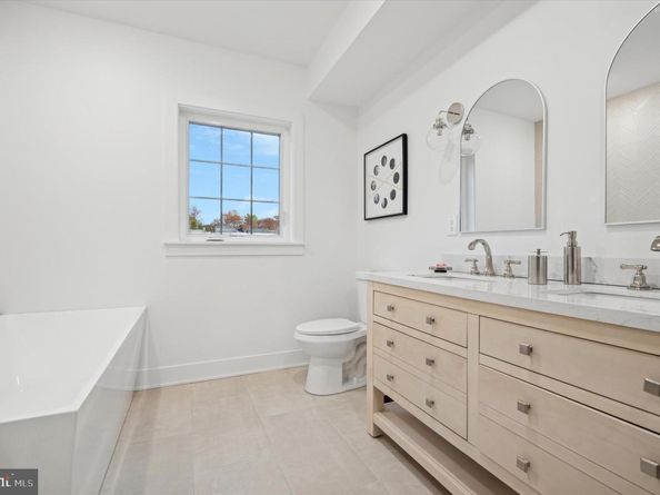 122 E Sharpnack Street, Philadelphia PA 19119