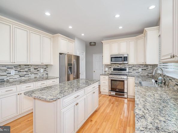 2410 Dakota Lakes Drive, Herndon VA 20171