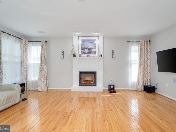 2410 Dakota Lakes Drive, Herndon VA 20171