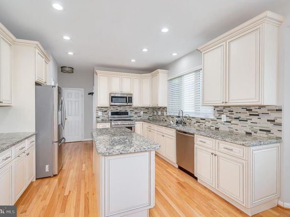 2410 Dakota Lakes Drive, Herndon VA 20171