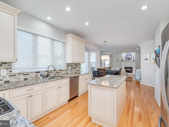 2410 Dakota Lakes Drive, Herndon VA 20171