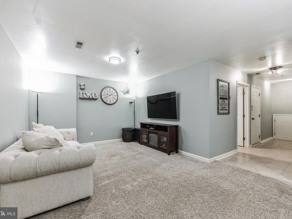 515 Williamsburg Way, King Of Prussia PA 19406