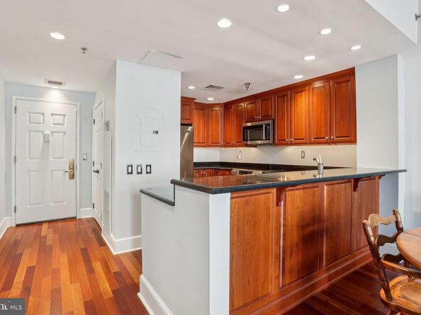 1500 Chestnut Street 20H, Philadelphia PA 19102