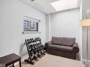 1500 Chestnut Street 20H, Philadelphia PA 19102