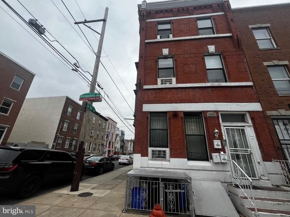 1739 W Montgomery Avenue, Philadelphia PA 19121