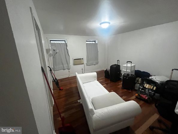 1739 W Montgomery Avenue, Philadelphia PA 19121