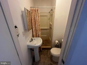 1739 W Montgomery Avenue, Philadelphia PA 19121