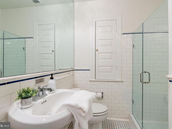 2911 45TH Street NW, Washington DC 20016