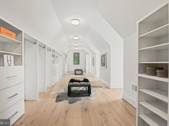 1109 Ingleside Avenue, Mclean VA 22101