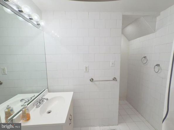 1828 Green Street 1R, Philadelphia PA 19130