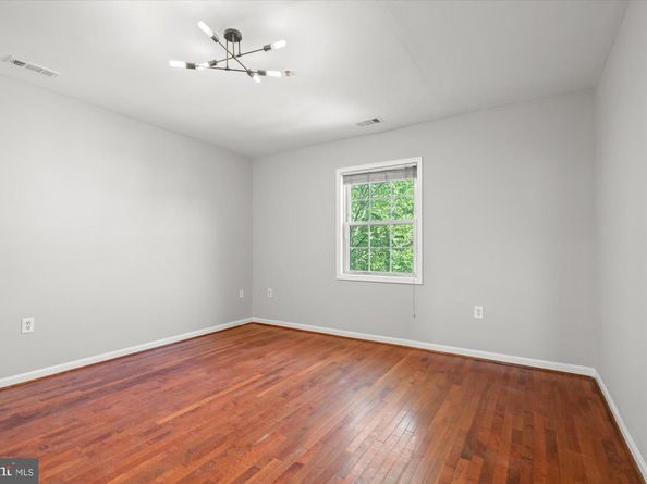 1241 18TH Street NE 5, Washington DC 20002
