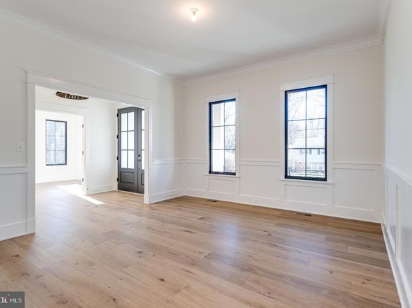 324 Tapawingo Road SE, Vienna VA 22180