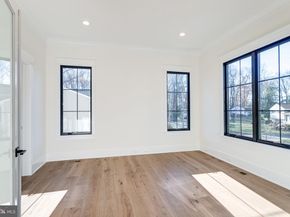 324 Tapawingo Road SE, Vienna VA 22180